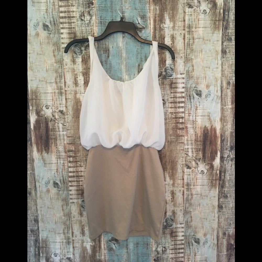 Sleeveless dress